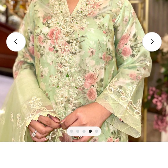 Floral Embroidered Green Suit - Picture 2 of 3